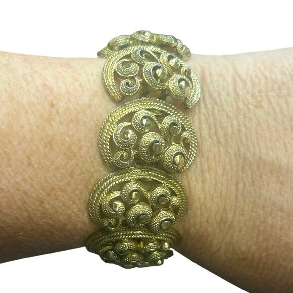 & Other Stories Jewelry - Vintage chunkyGold Tone Filigree Bracelet Boho Ornate Scroll Link Statement 7.5